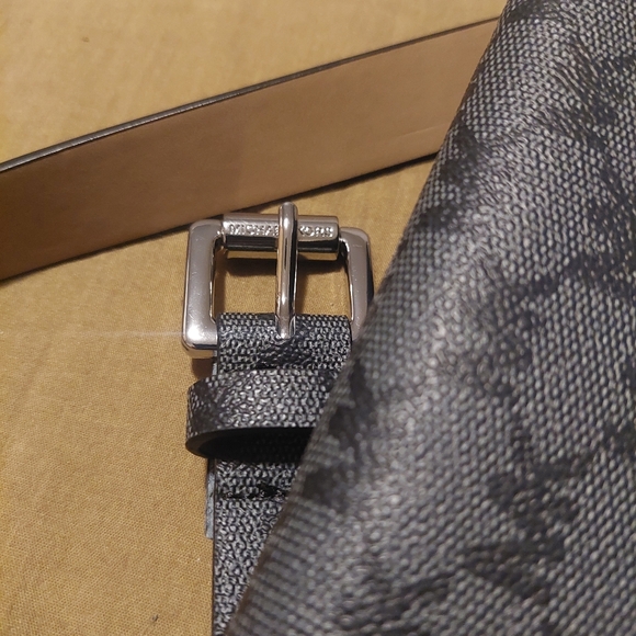 Michael Kors Monogram Grey Belt Bag L/XL - Picture 3 of 8